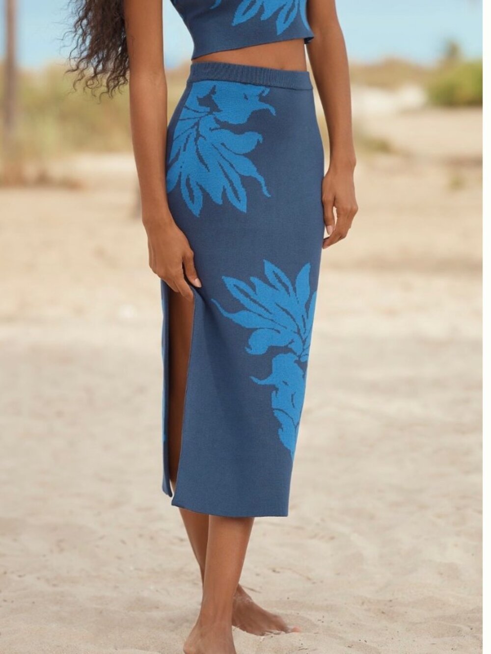 Blue Hawaiian long skirt with slit